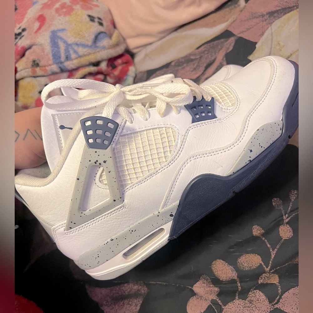 Jordan Retro 4 Midnight Navy size 8.5 Men